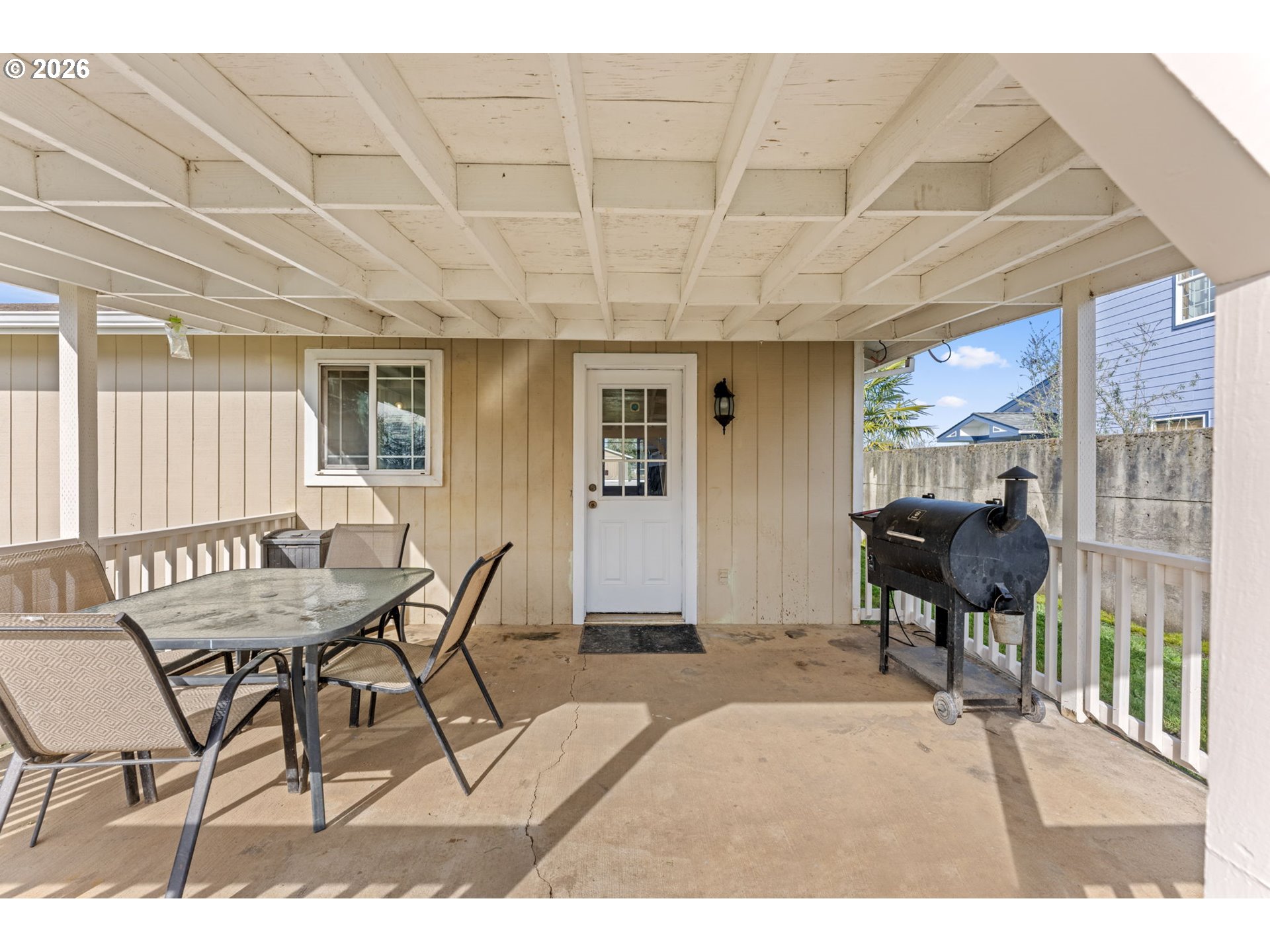 402 Clover Street Aumsville, OR 97325 - Photo 20 of 26 a dining room with furniture and window