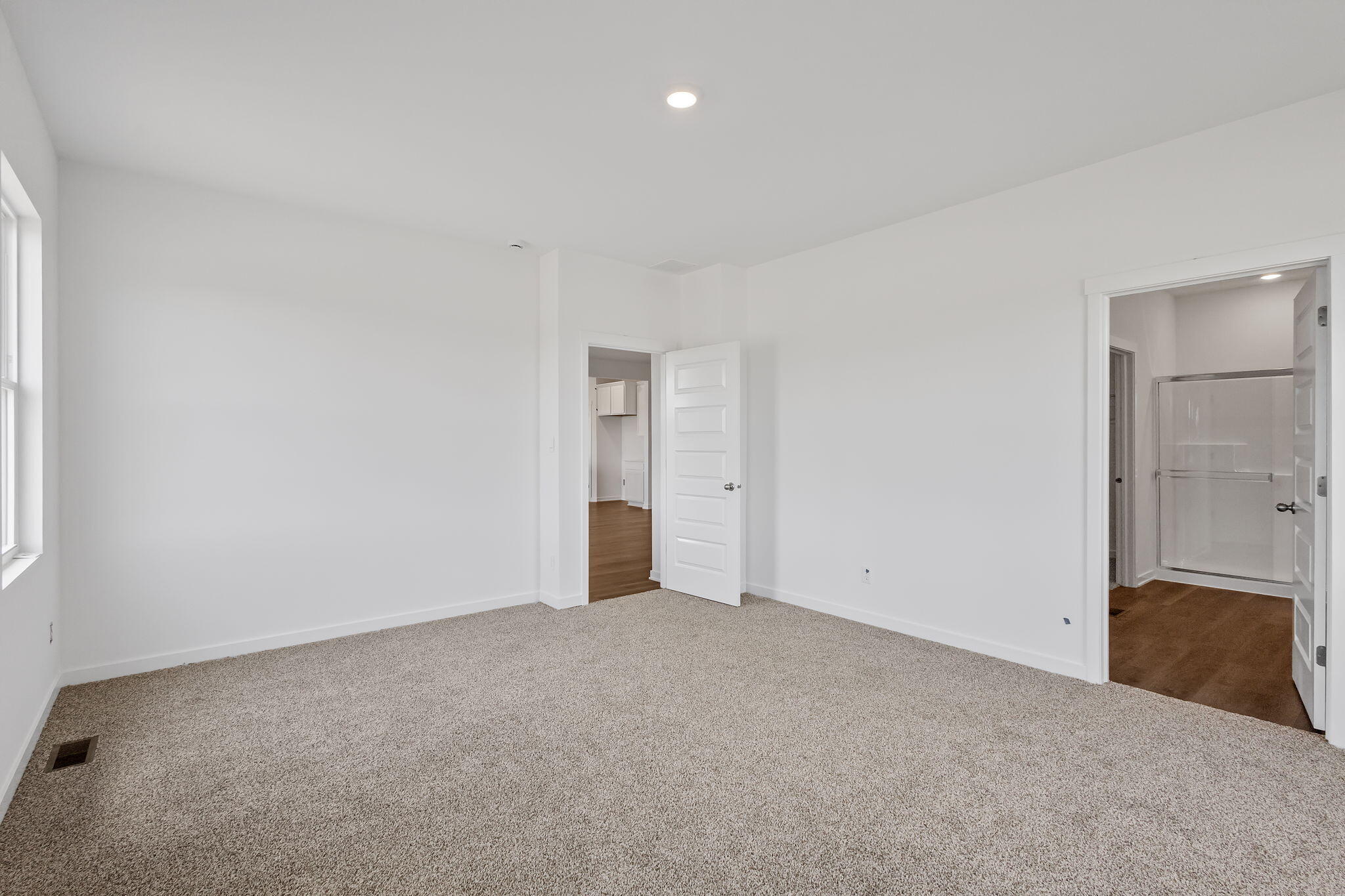 10650 Morse Place Crown Point, IN 46307 - Photo 7 of 15 an empty room with a bathroom