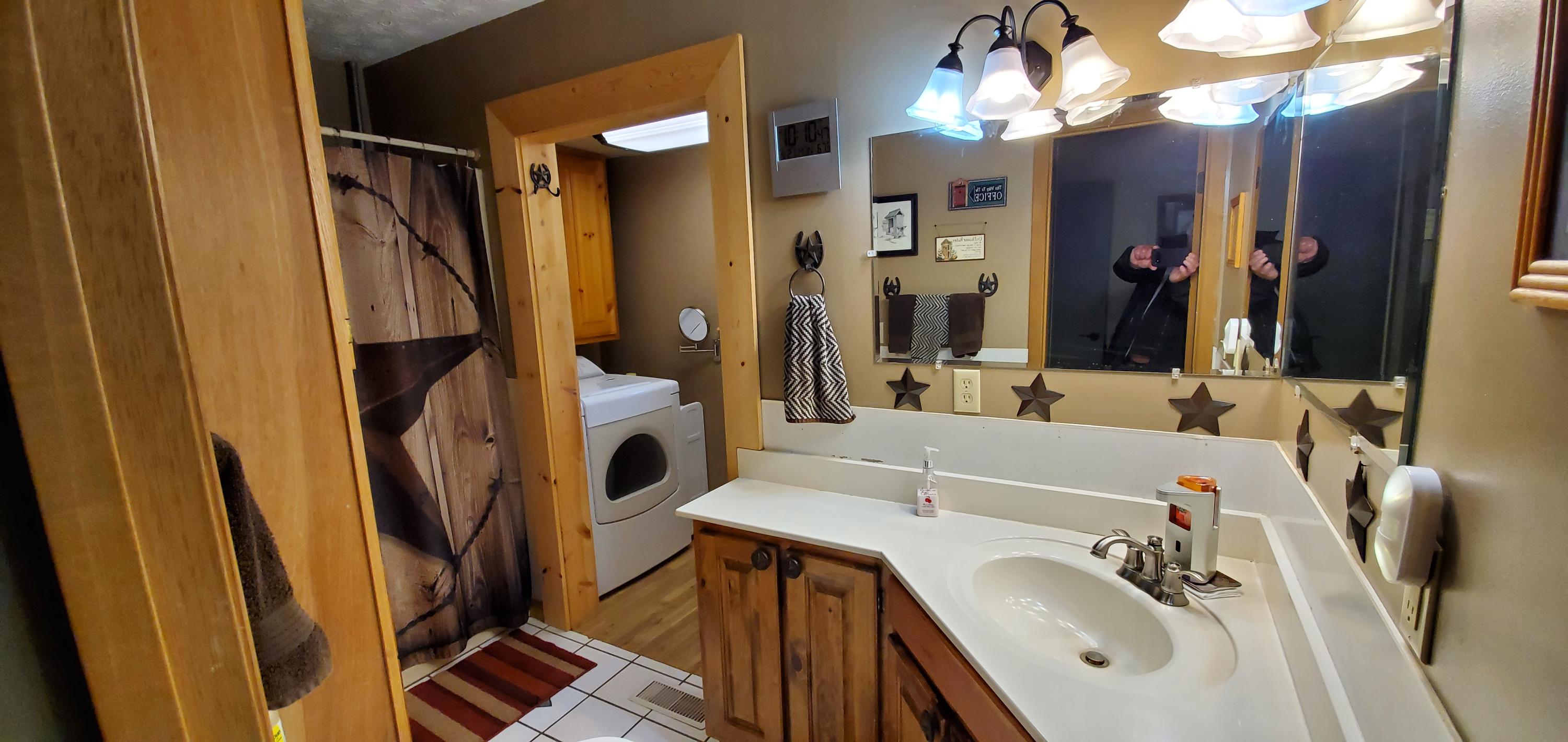 2454 Doe Road Newport, TN 37821 - Photo 17 of 28 Master suite