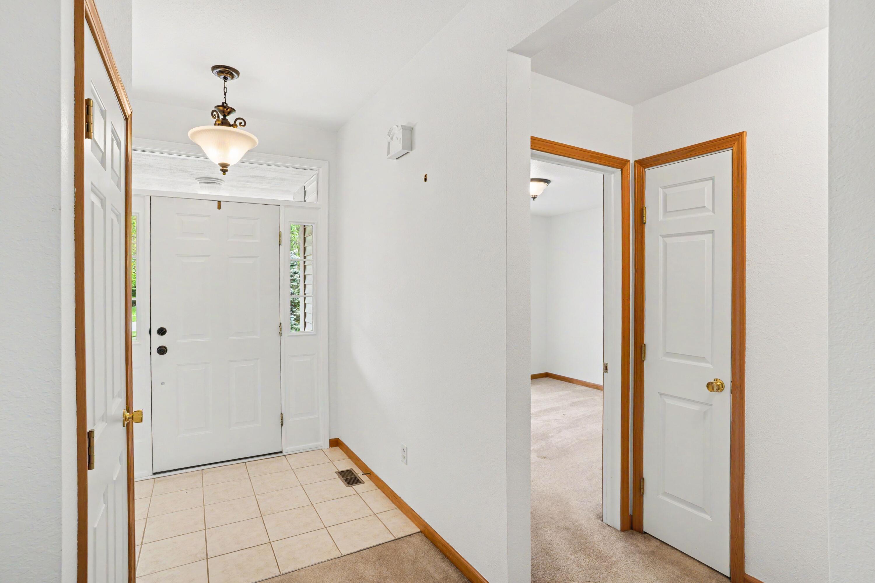 6774 Lockmill Road Temperance, MI 48182 - Photo 5 of 25 005_file_8825