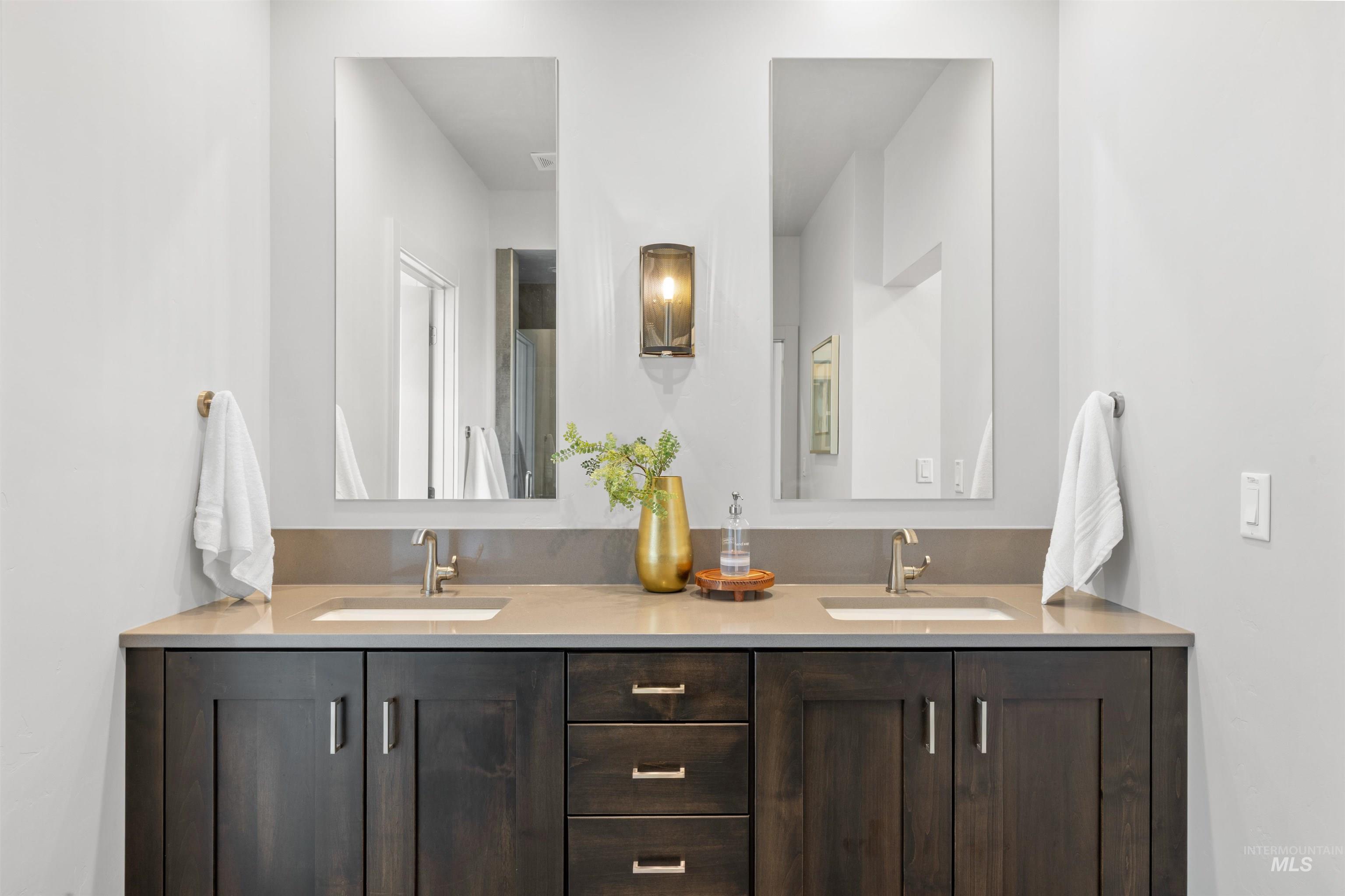3282 South Millbrook Way Boise, ID 83716 - Photo 30 of 45 Full bathroom featuring double vanity