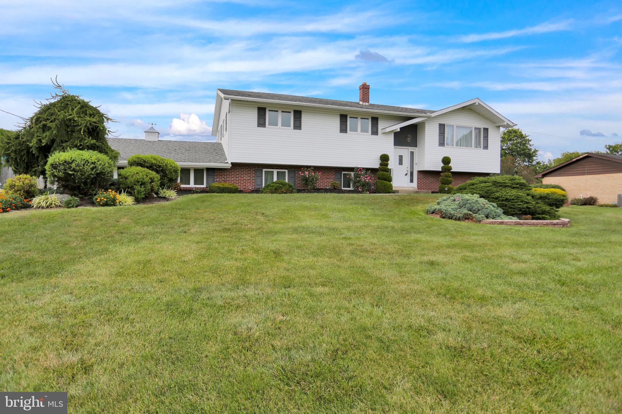 368 Snyder Road Reading, PA 19605 - Photo 2 of 40 Gallery Image 2