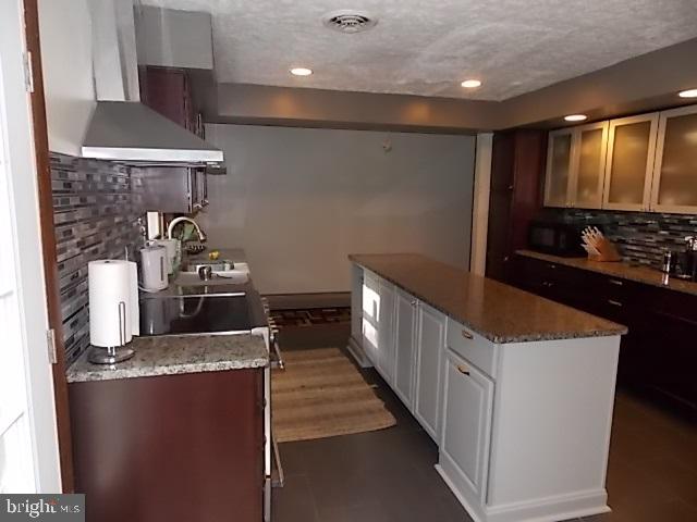 1960 Alcott Road York, PA 17406 - Photo 15 of 32 Gallery Image 15