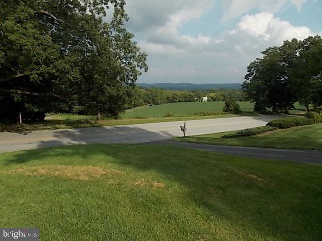 1960 Alcott Road York, PA 17406 - Photo 3 of 32 Gallery Image 3