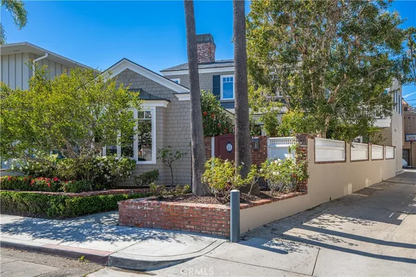 $3,465,000 | 33 Palermo Walk, Long Beach, CA 90803