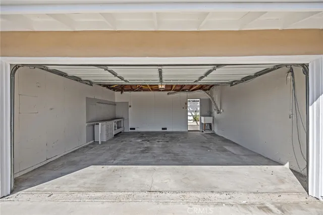 a view of a garage