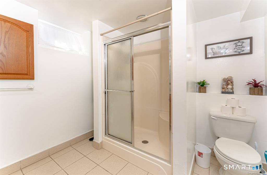 136 Pearl Lake Road Waterbury, CT 06706 - Photo 29 of 37