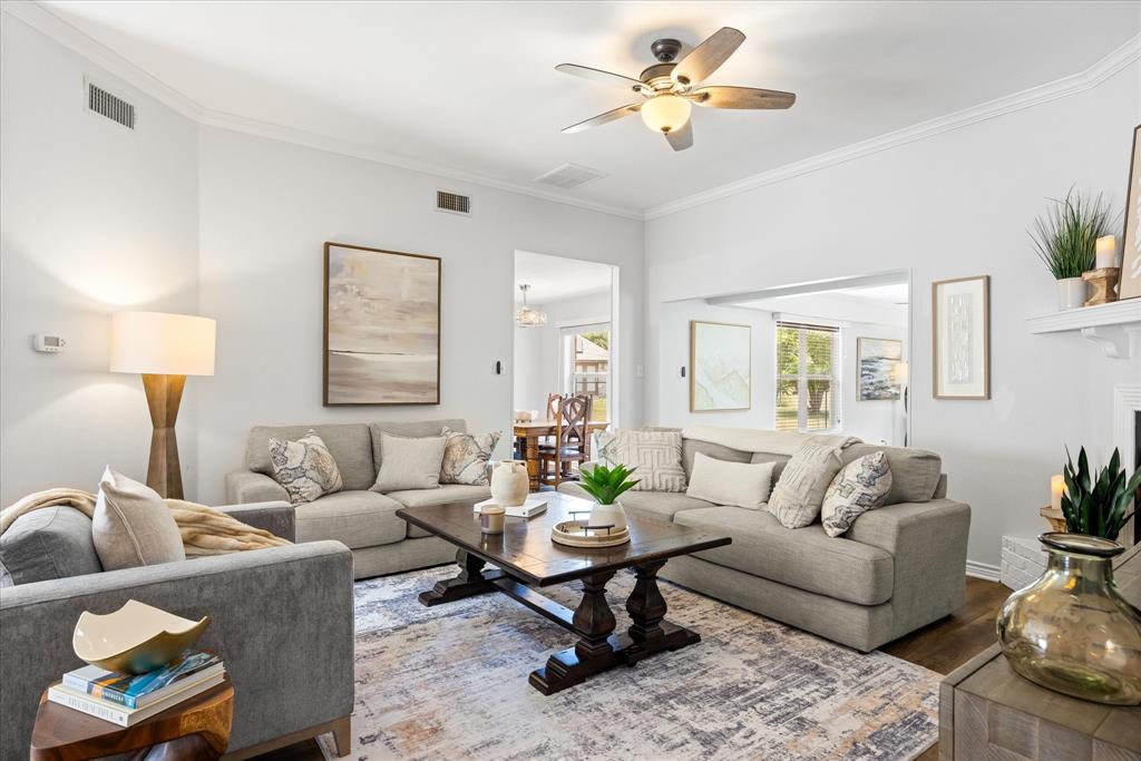 10519 Ravenswood Road Granbury, TX 76049 - Photo 10 of 40 Large, comfortable living room