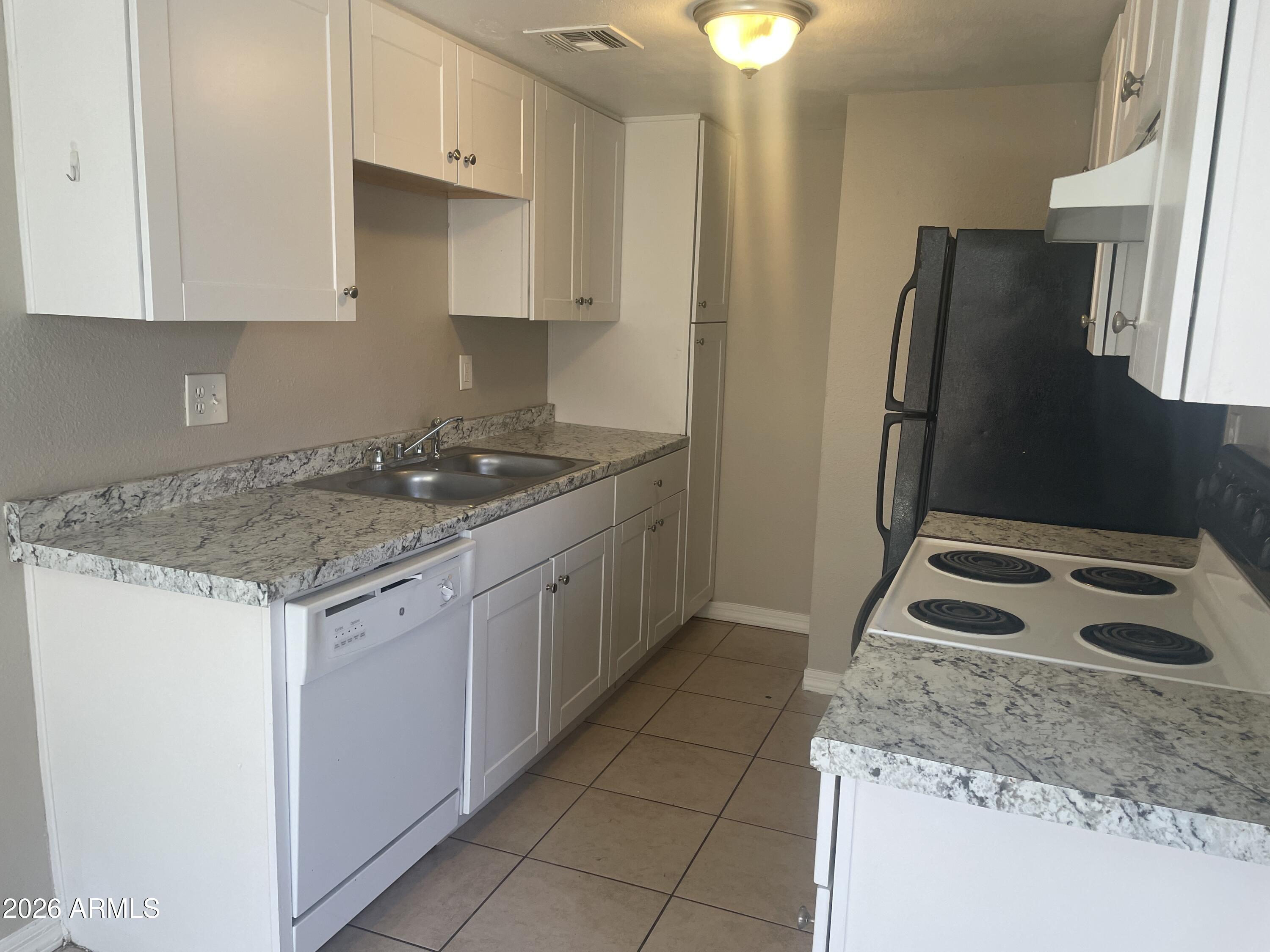 860 East Brown Road, Unit 34 Mesa, AZ 85203 - Photo 2 of 18