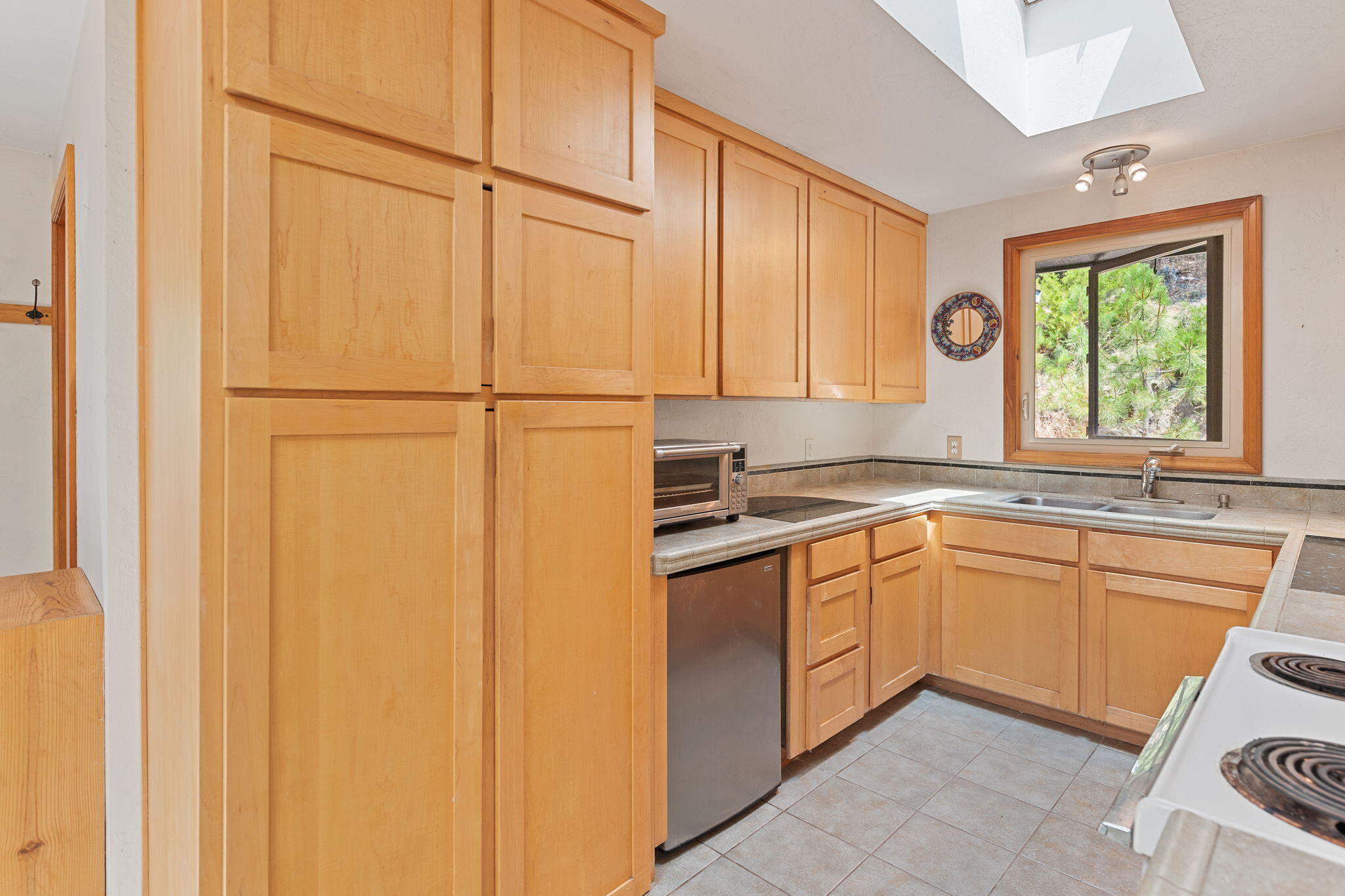 430 Kincaid Road Williams, OR 97544 - Photo 7 of 50 Kitchen
