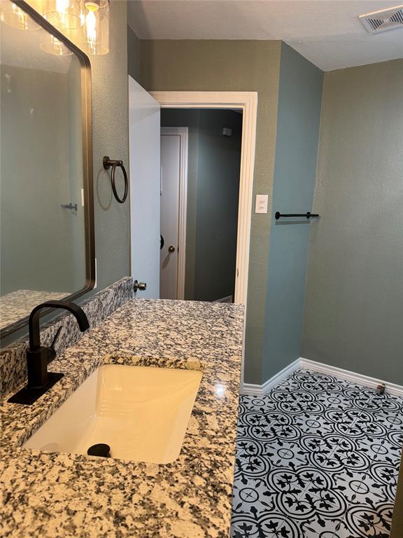 1406 Country Club Road Ennis, TX 75119 - Photo 20 of 26
