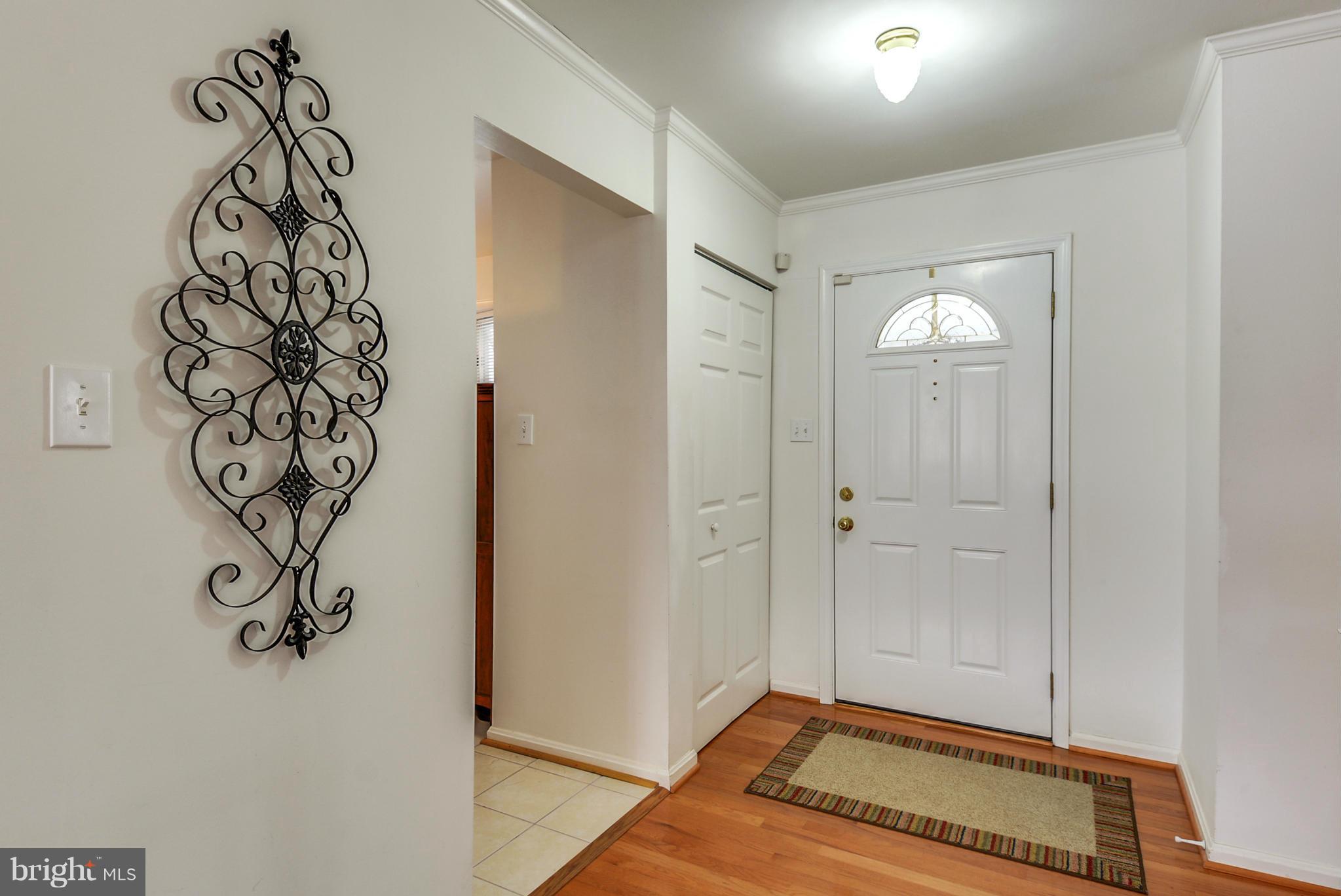 2105 Edgeware Street Silver Spring, MD 20905 - Photo 5 of 30 Foyer