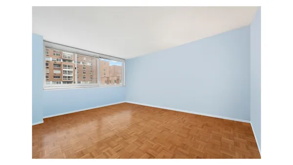 a view of empty room with window