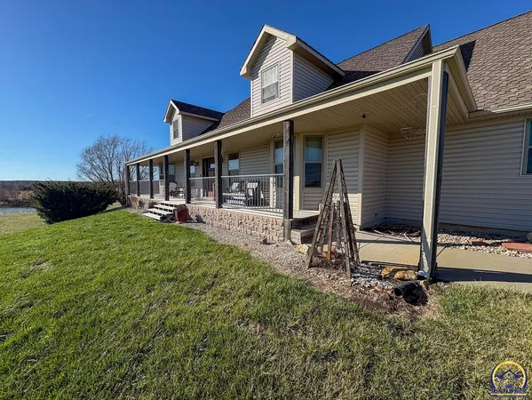 $525,000 | 1922 Northeast 70th Street, Topeka, KS 66617