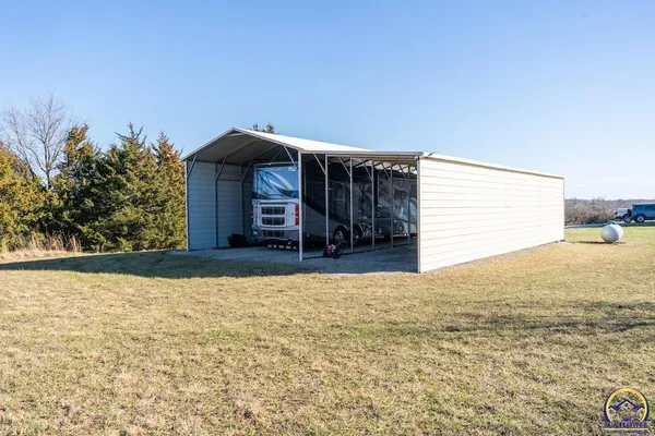 $525,000 | 1922 Northeast 70th Street, Topeka, KS 66617