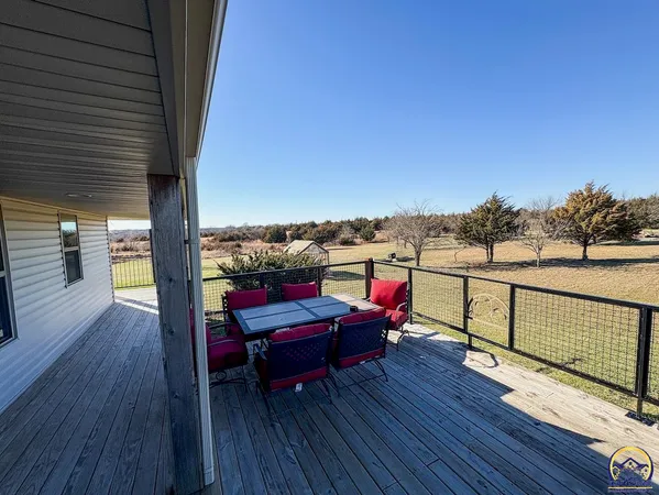 $525,000 | 1922 Northeast 70th Street, Topeka, KS 66617