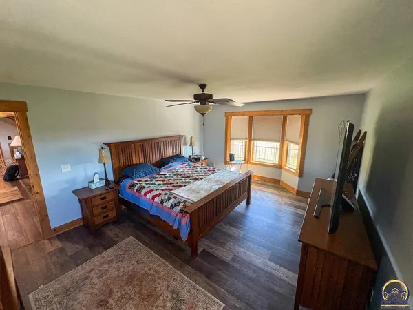 $525,000 | 1922 Northeast 70th Street, Topeka, KS 66617