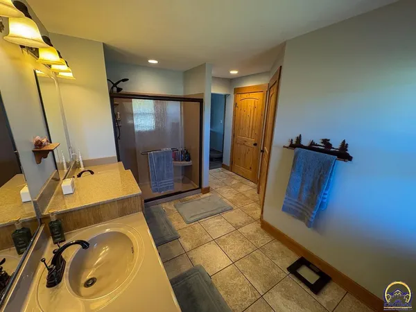 $525,000 | 1922 Northeast 70th Street, Topeka, KS 66617