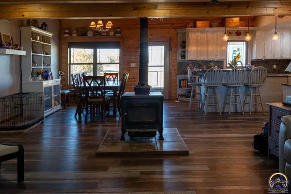 $525,000 | 1922 Northeast 70th Street, Topeka, KS 66617