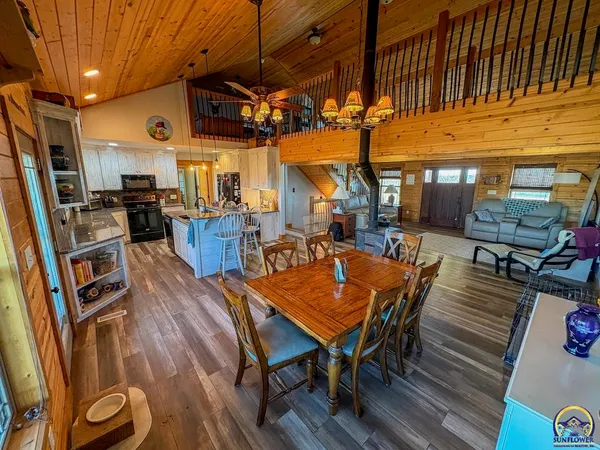 $525,000 | 1922 Northeast 70th Street, Topeka, KS 66617