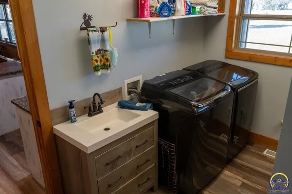 $525,000 | 1922 Northeast 70th Street, Topeka, KS 66617