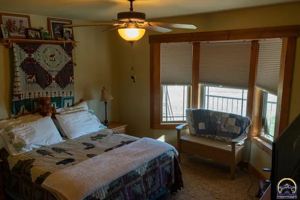 $525,000 | 1922 Northeast 70th Street, Topeka, KS 66617