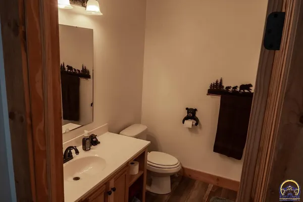 $525,000 | 1922 Northeast 70th Street, Topeka, KS 66617