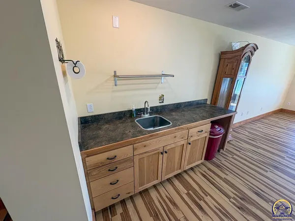 $525,000 | 1922 Northeast 70th Street, Topeka, KS 66617