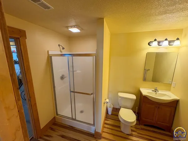 $525,000 | 1922 Northeast 70th Street, Topeka, KS 66617