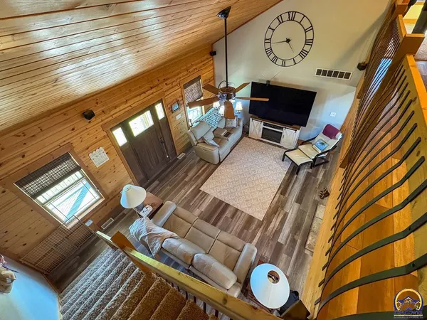 $525,000 | 1922 Northeast 70th Street, Topeka, KS 66617