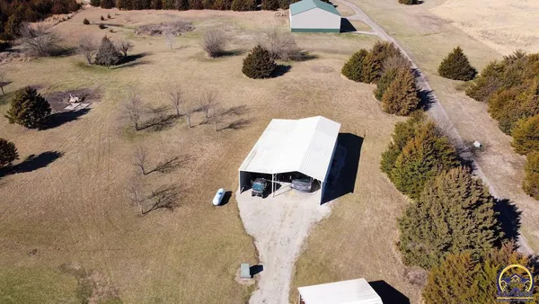 $525,000 | 1922 Northeast 70th Street, Topeka, KS 66617