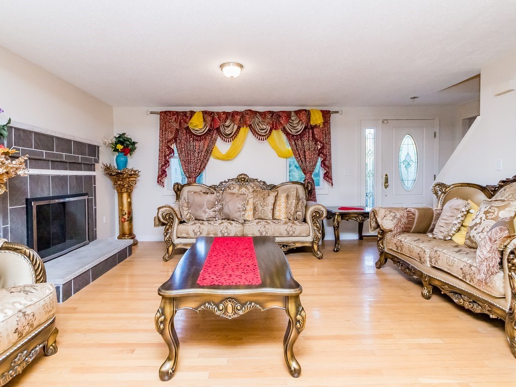 60 Kingsfield Road Dracut, MA 01826 - Photo 3 of 34 Gallery Image 3