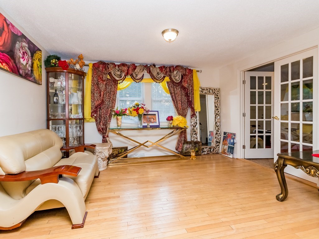 60 Kingsfield Road Dracut, MA 01826 - Photo 4 of 34 Gallery Image 4