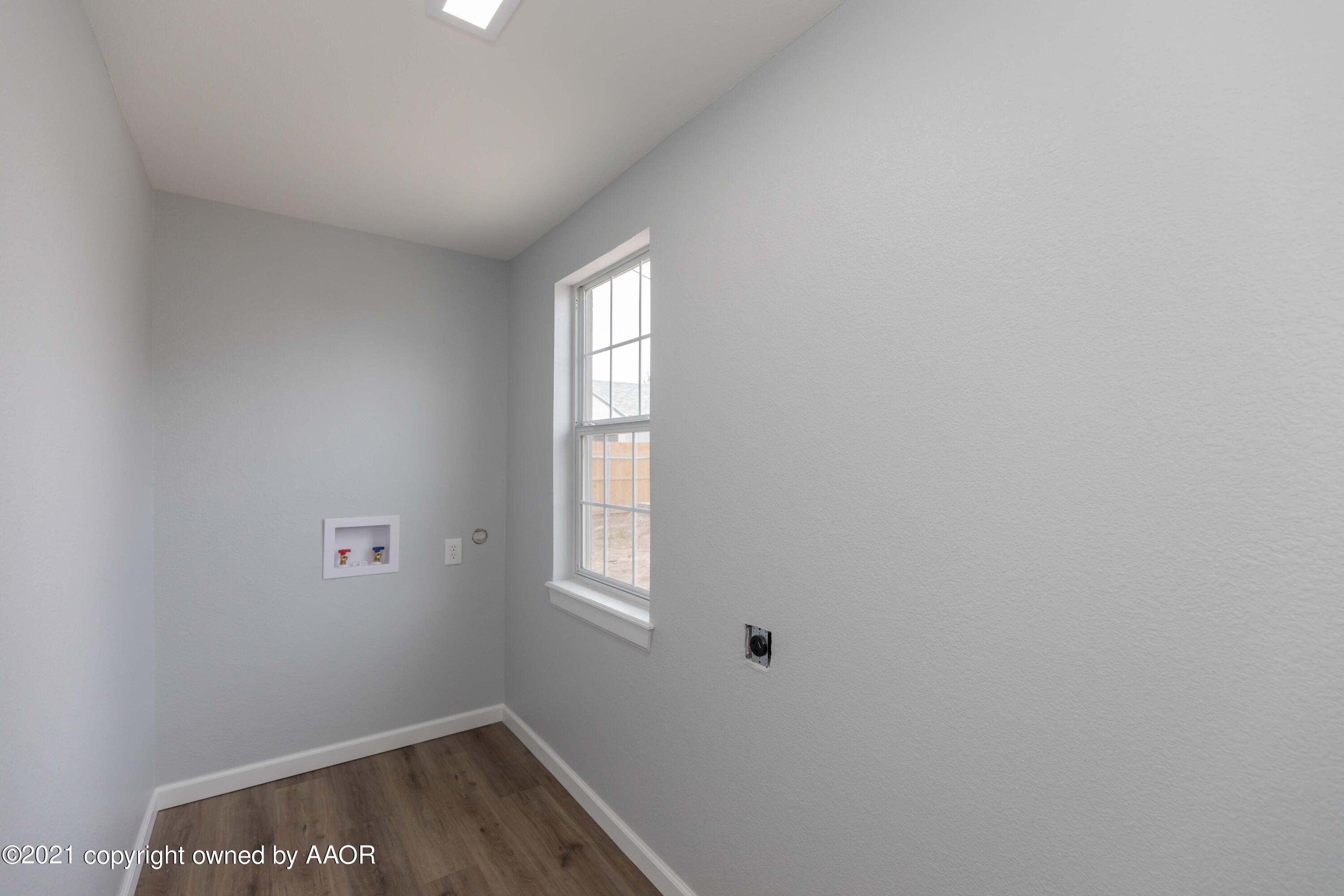 3808 Gables Street Amarillo, TX 79110 - Photo 22 of 23 a view of room and window