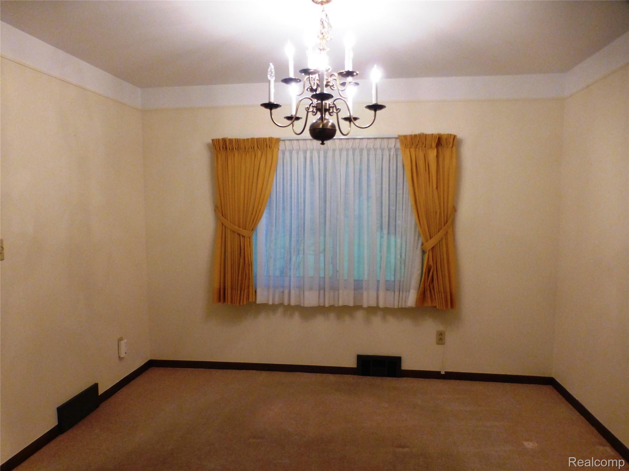 736 Wilwood Road Rochester, MI 48309 - Photo 18 of 47 18.JPG