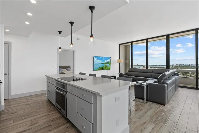 $1,649,000 | 5400 Ocean Boulevard, Unit 1704, Sarasota, FL 34242