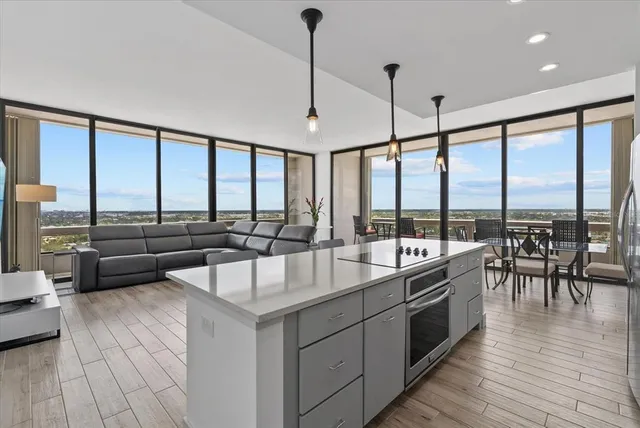 $1,649,000 | 5400 Ocean Boulevard, Unit 1704, Sarasota, FL 34242