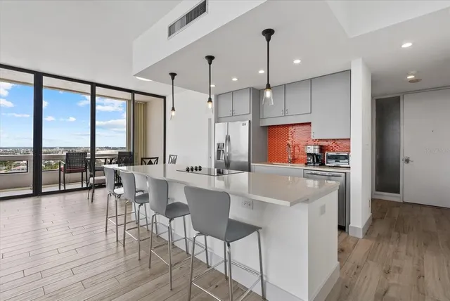 $1,649,000 | 5400 Ocean Boulevard, Unit 1704, Sarasota, FL 34242