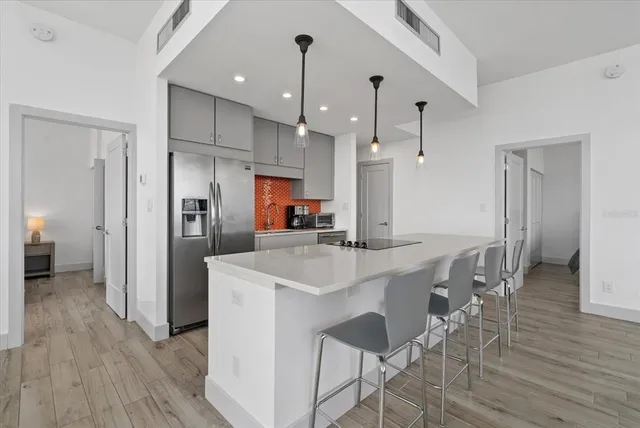 $1,649,000 | 5400 Ocean Boulevard, Unit 1704, Sarasota, FL 34242