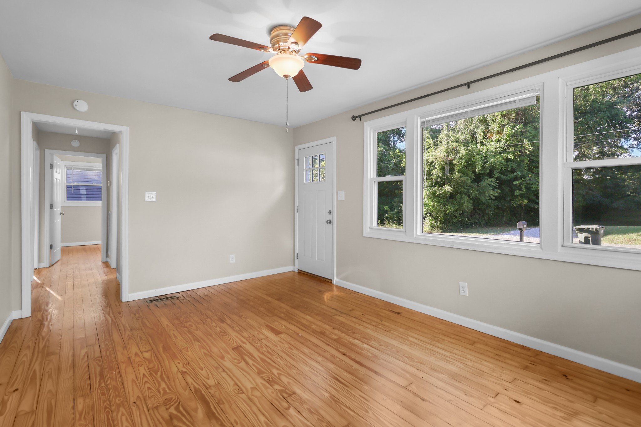 890 19th Avenue West Springfield, TN 37172 - Photo 9 of 20 Gallery Image 9