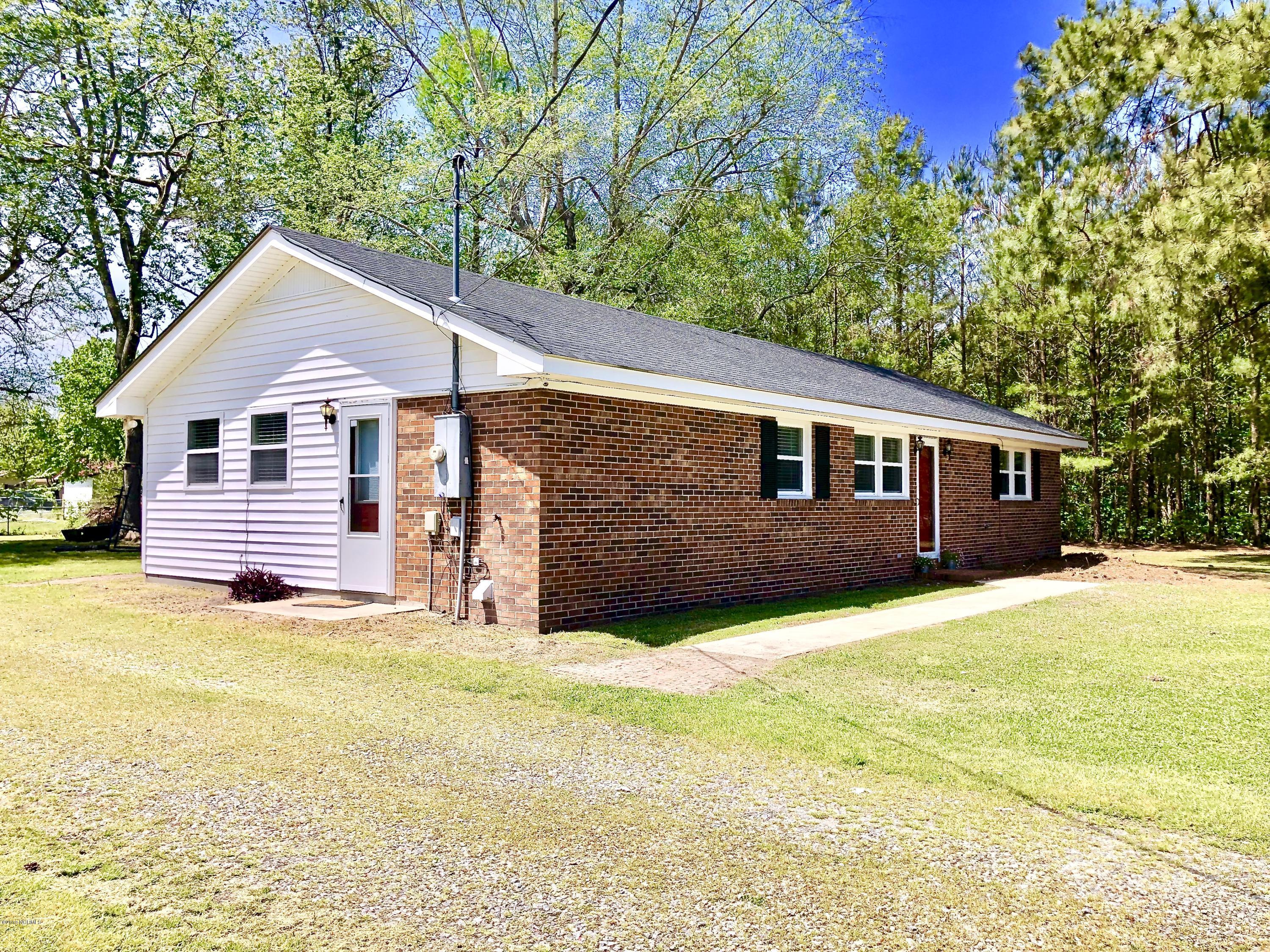 821 Garden Road Willard, NC 28478 - Photo 2 of 18 fullsizeoutput_2946