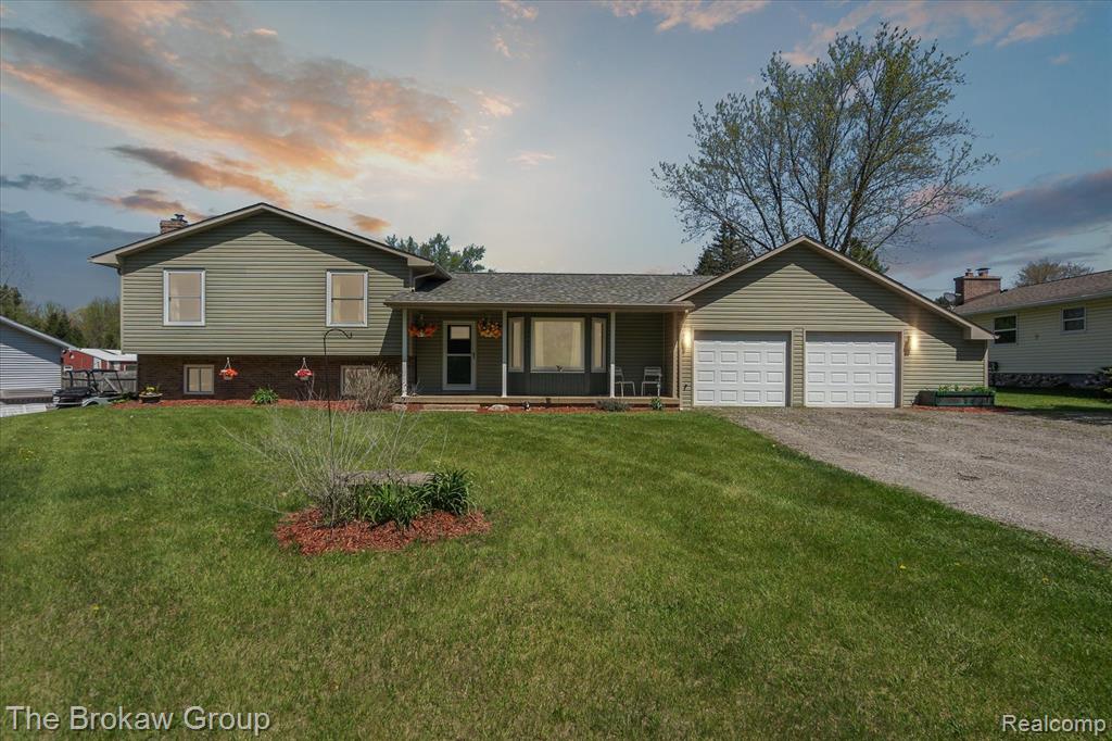12441 County Line Road Ortonville, MI 48462 - Photo 1 of 43