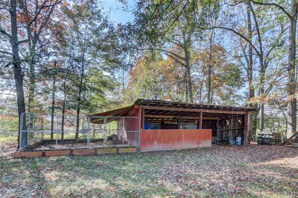 202 Calvary Road Stoneville, NC 27048 - Photo 31 of 33 Gallery Image 31