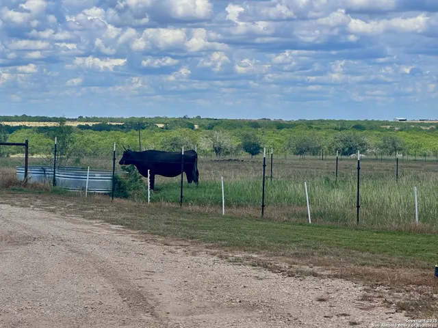 $299,000 | 8268 Fm 1347, Stockdale, TX 78160