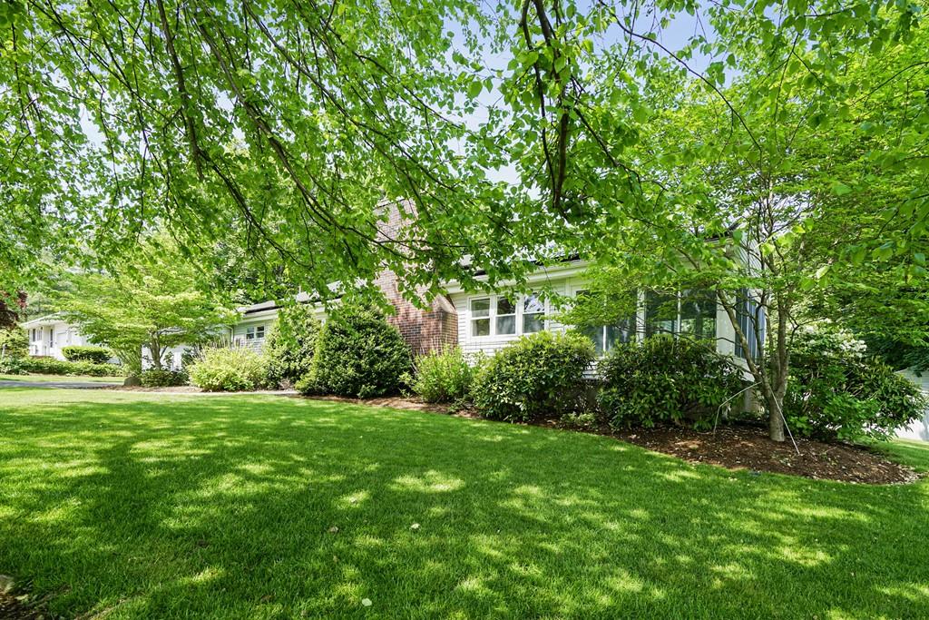 155 Pleasant Street Lexington, MA 02421 - Photo 2 of 32 Gallery Image 2