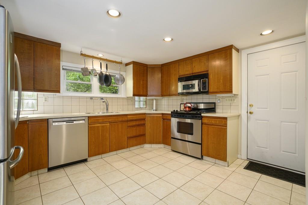 155 Pleasant Street Lexington, MA 02421 - Photo 3 of 32 Gallery Image 3