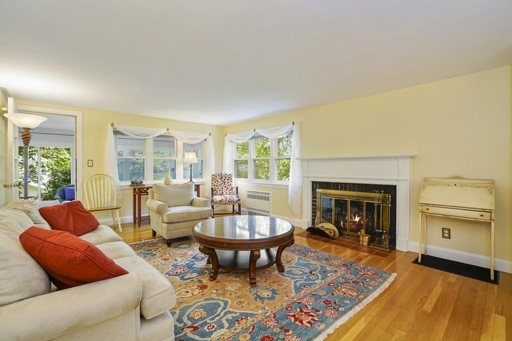 155 Pleasant Street Lexington, MA 02421 - Photo 7 of 32 Gallery Image 7