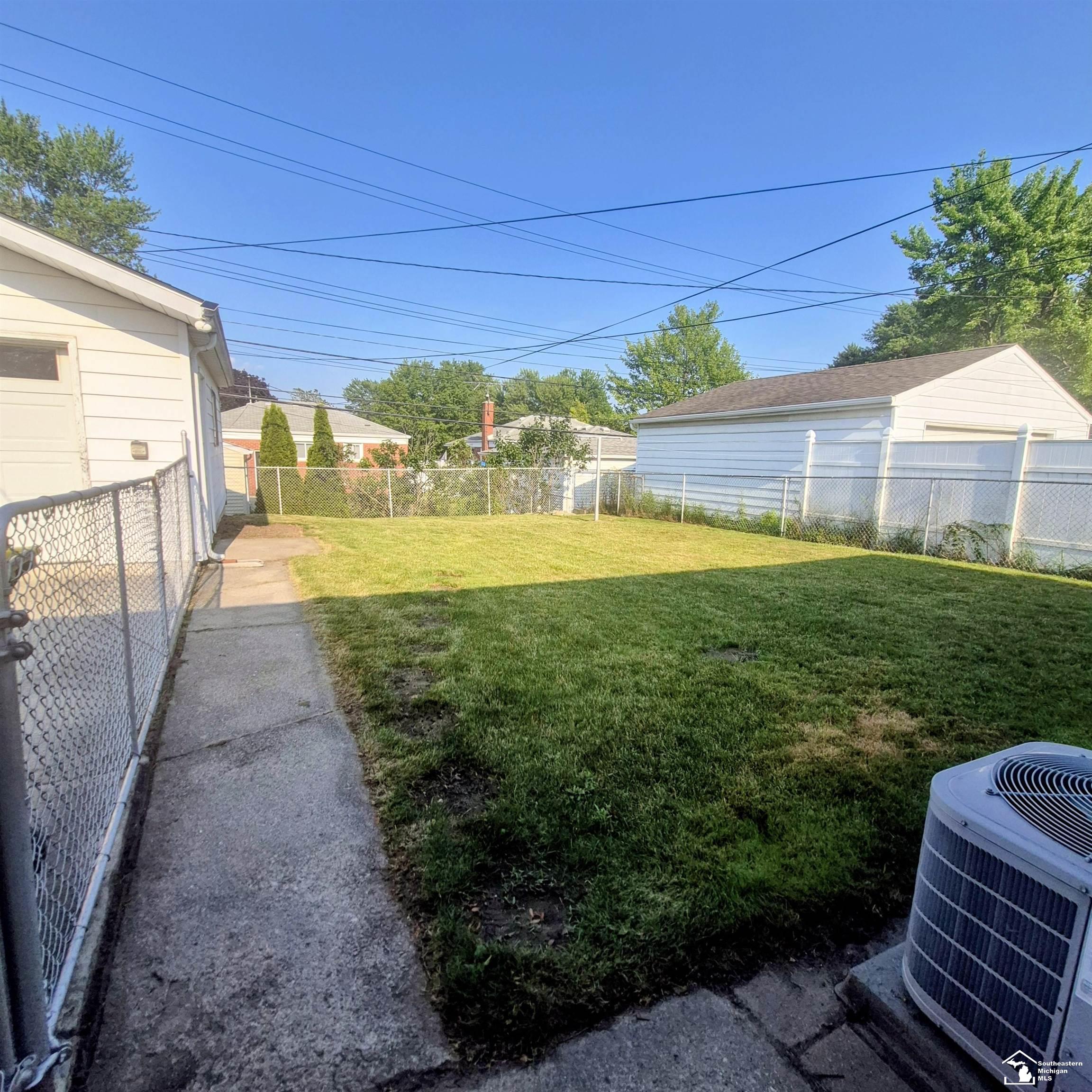 2579 Grange Road Trenton, MI 48183 - Photo 5 of 20 Gallery Image 5