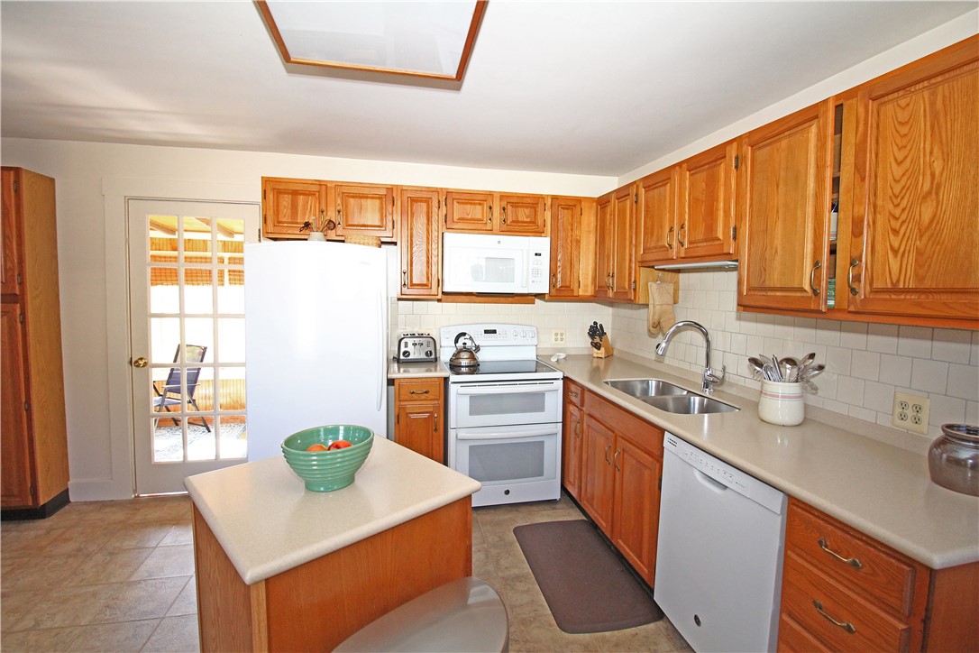 481 Oliphant Lane Middletown, RI 02842 - Photo 14 of 45