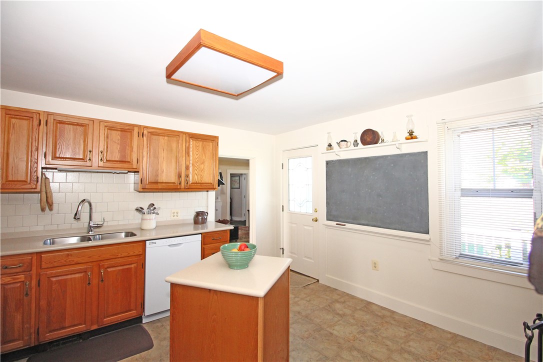 481 Oliphant Lane Middletown, RI 02842 - Photo 17 of 45